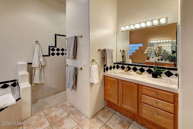 9839 E Opalite Place, Tucson, AZ 85749