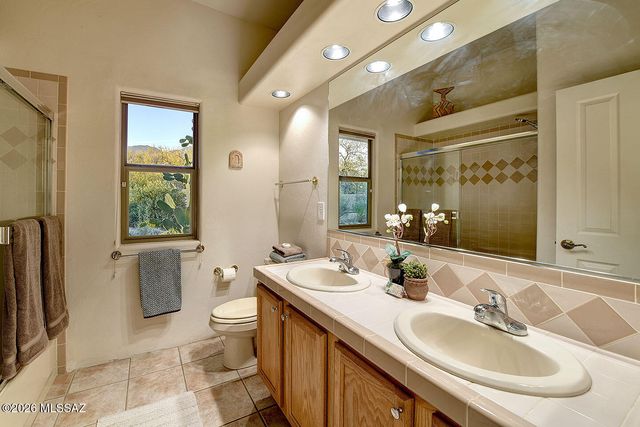 9839 E Opalite Place, Tucson, AZ 85749