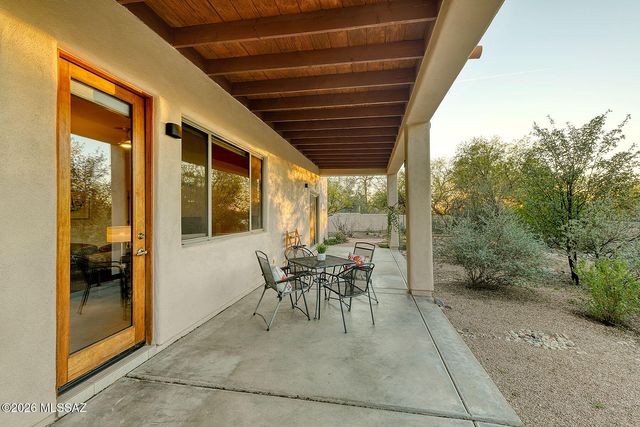 9839 E Opalite Place, Tucson, AZ 85749