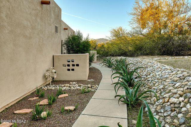 9839 E Opalite Place, Tucson, AZ 85749