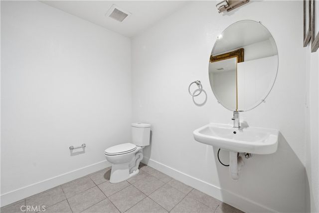 669 W 17th Street, Costa Mesa, CA 92627