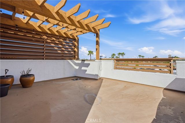 669 W 17th Street, Costa Mesa, CA 92627