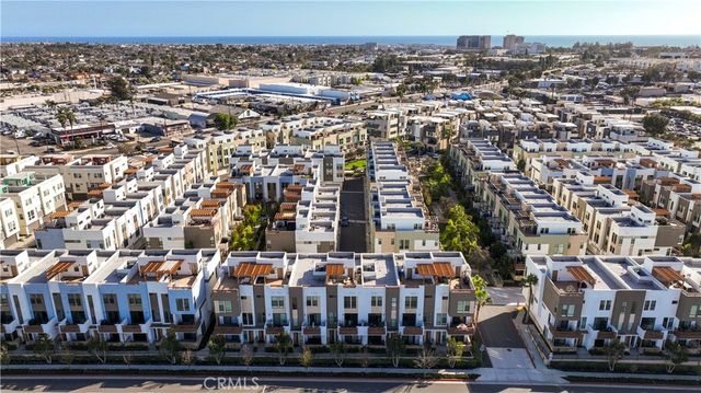 669 W 17th Street, Costa Mesa, CA 92627