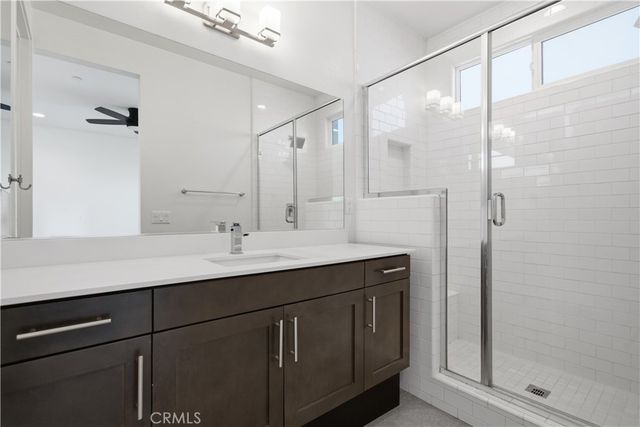 669 W 17th Street, Costa Mesa, CA 92627