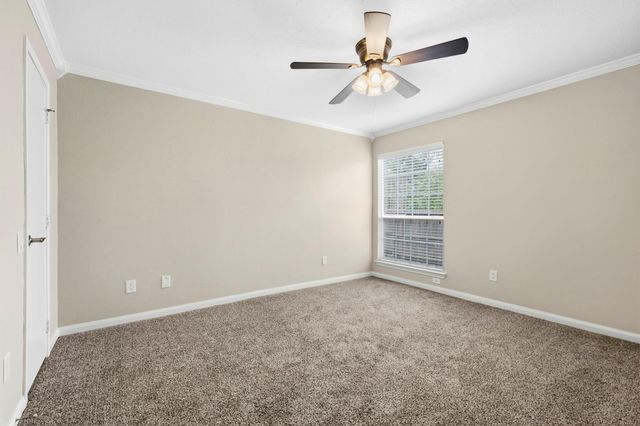 1860 White Oak Drive 355, Houston, TX 77009
