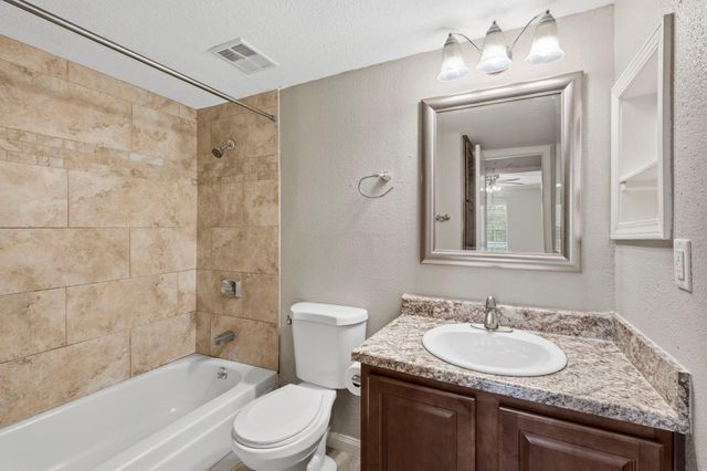 1860 White Oak Drive 355, Houston, TX 77009