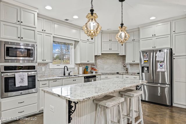 5078 Dixie Creek Drive, Hernando, MS 38632