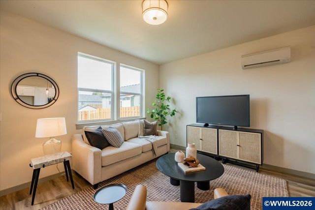 1531 SW 11th St, Dallas, OR 97338