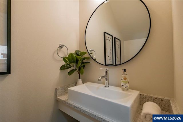 1531 SW 11th St, Dallas, OR 97338