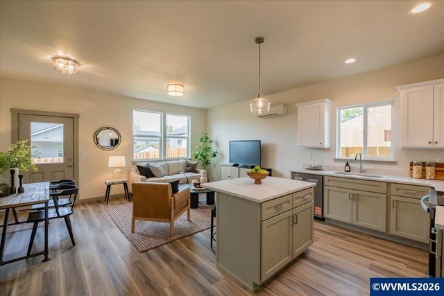 1531 SW 11th St, Dallas, OR 97338