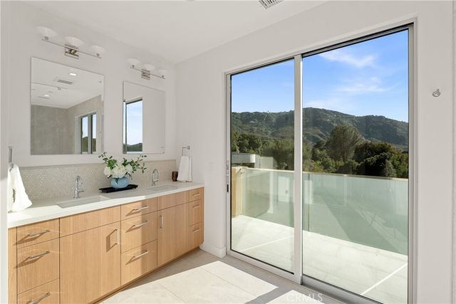 25638 Monte nido Drive, Calabasas, CA 91302