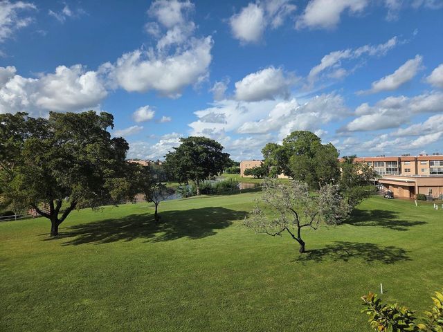 9721 Sunrise Lakes Boulevard 305, Sunrise, FL 33322