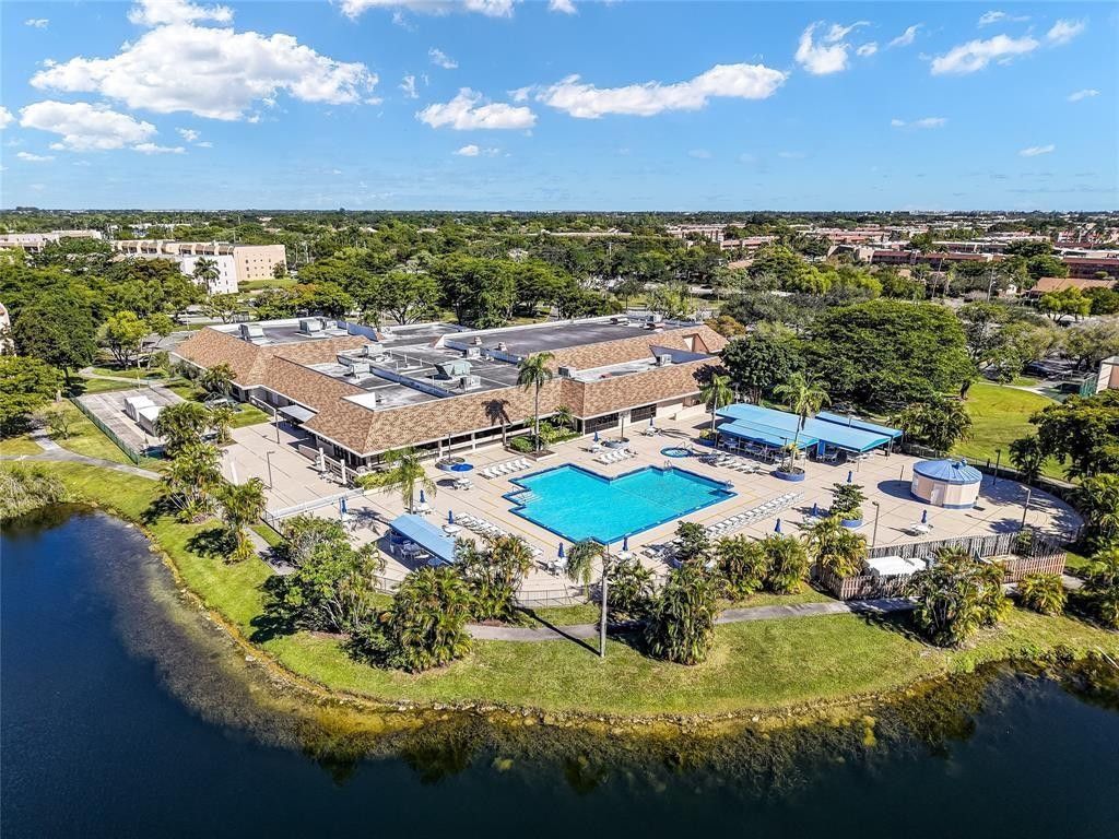 9721 Sunrise Lakes Boulevard 305, Sunrise, FL 33322