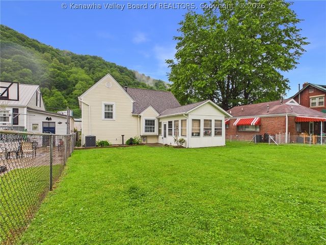 6608 MacCorkle Avenue Se, Charleston, WV 25304