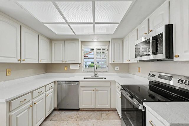 11502 ROBLES DEL RIO PLACE, Temple Terrace, FL 33617