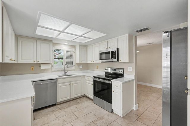 11502 ROBLES DEL RIO PLACE, Temple Terrace, FL 33617