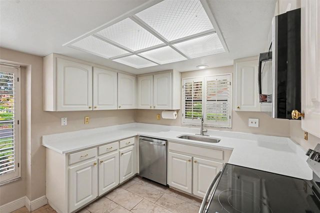11502 ROBLES DEL RIO PLACE, Temple Terrace, FL 33617