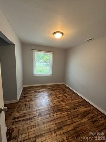 912 N Broad Street, Gastonia, NC 28054