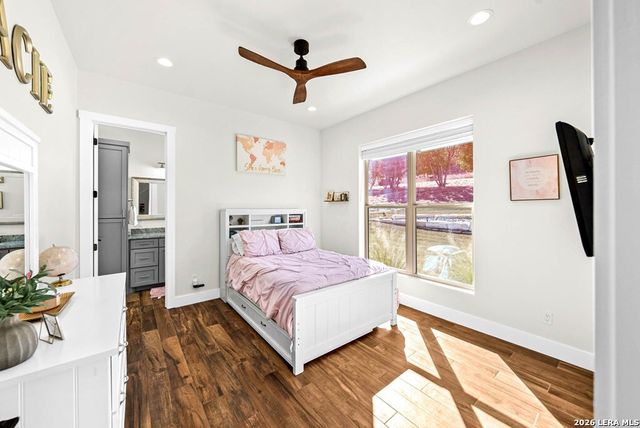 491 Stablewood Ln, Kerrville, TX 78028