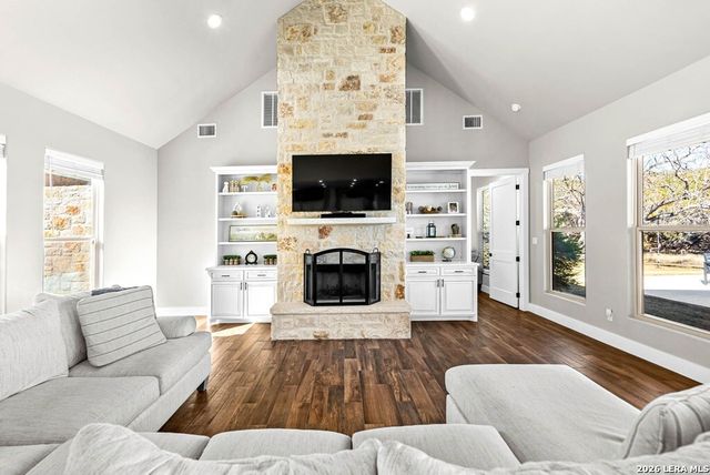491 Stablewood Ln, Kerrville, TX 78028