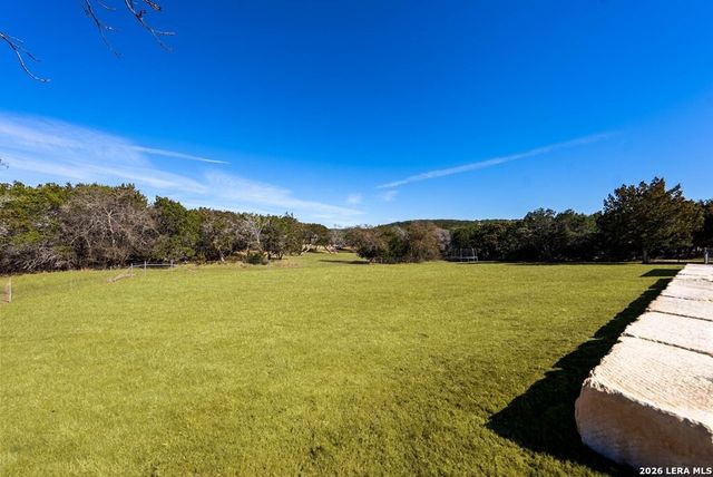 491 Stablewood Ln, Kerrville, TX 78028