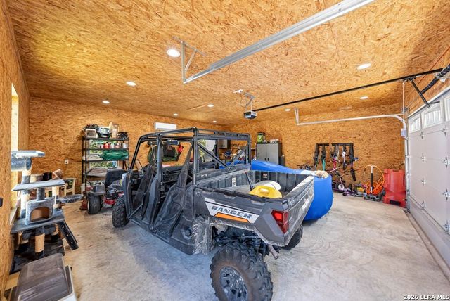 491 Stablewood Ln, Kerrville, TX 78028