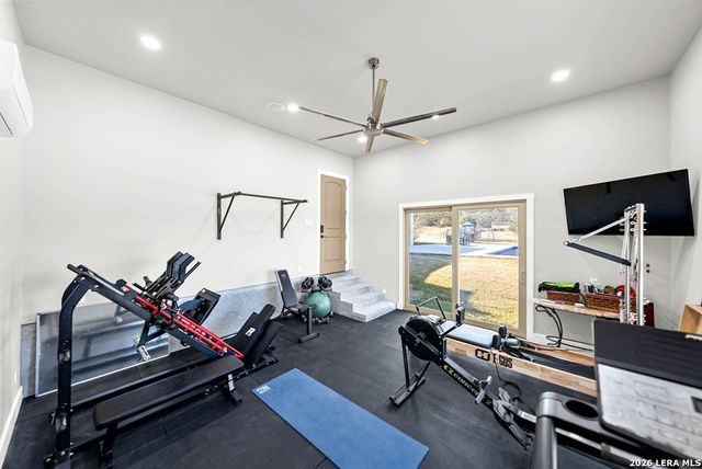 491 Stablewood Ln, Kerrville, TX 78028