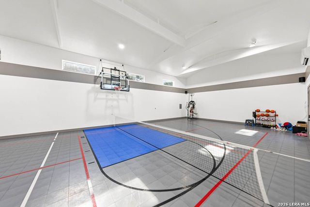 491 Stablewood Ln, Kerrville, TX 78028