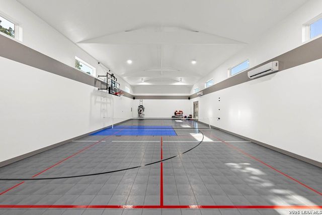 491 Stablewood Ln, Kerrville, TX 78028