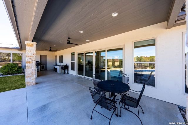 491 Stablewood Ln, Kerrville, TX 78028