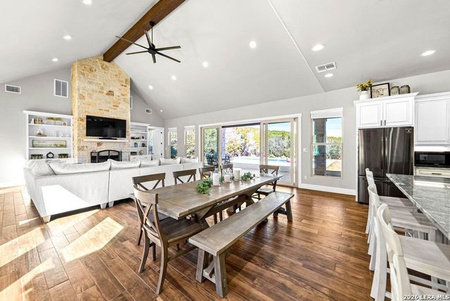 491 Stablewood Ln, Kerrville, TX 78028