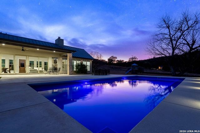 491 Stablewood Ln, Kerrville, TX 78028