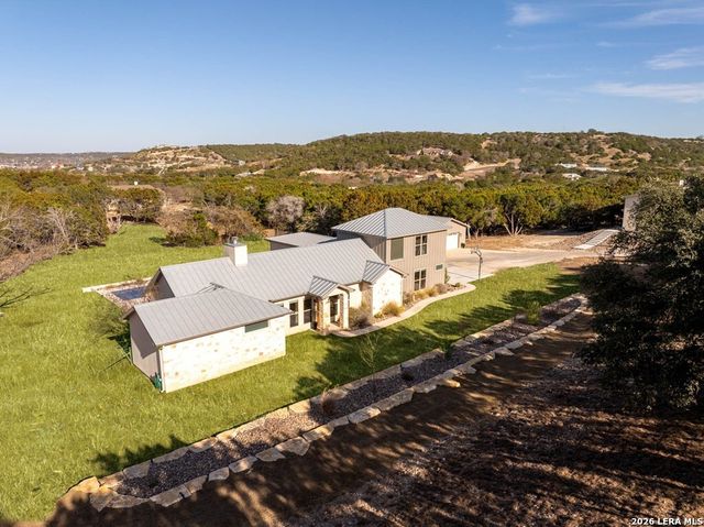 491 Stablewood Ln, Kerrville, TX 78028