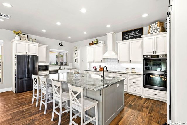 491 Stablewood Ln, Kerrville, TX 78028