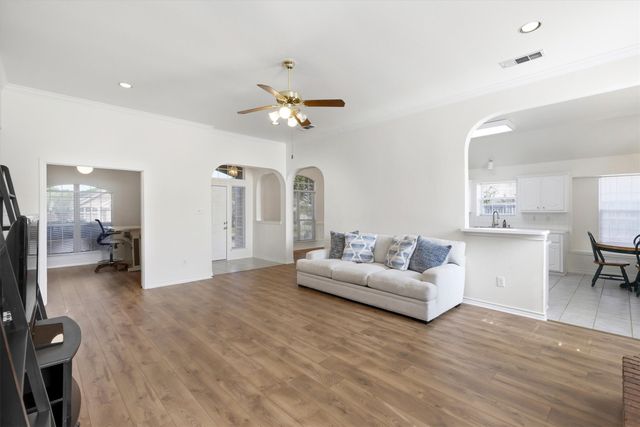 6318 Ahnee Drive, Rowlett, TX 75089