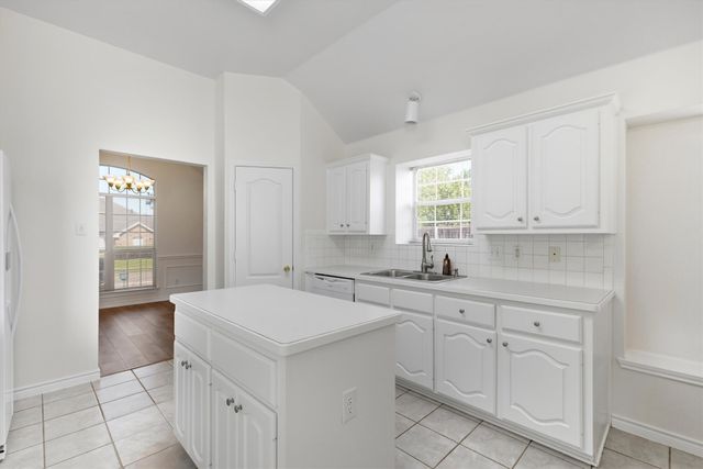 6318 Ahnee Drive, Rowlett, TX 75089