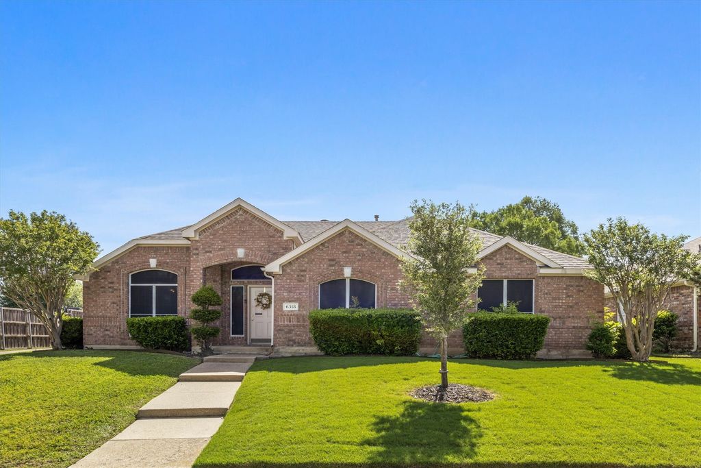 6318 Ahnee Drive, Rowlett, TX 75089