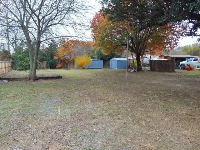 9402 Sugarberry Road, Dallas, TX 75249