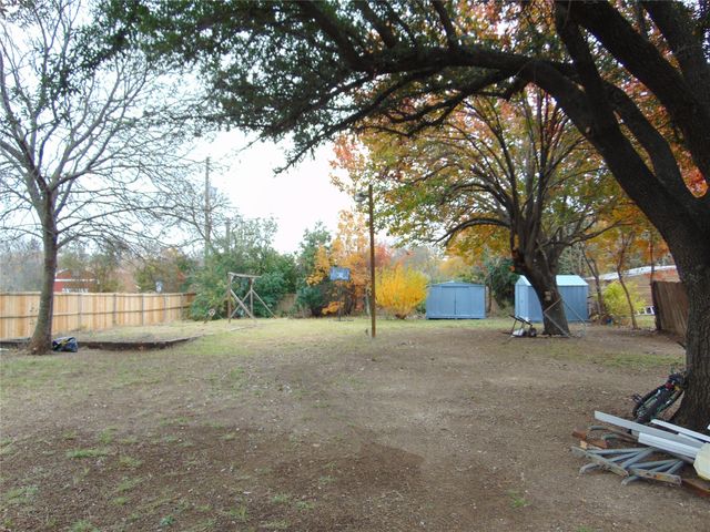 9402 Sugarberry Road, Dallas, TX 75249