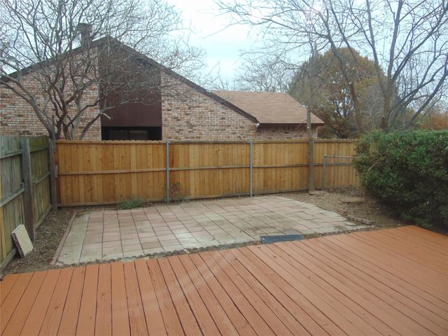 9402 Sugarberry Road, Dallas, TX 75249