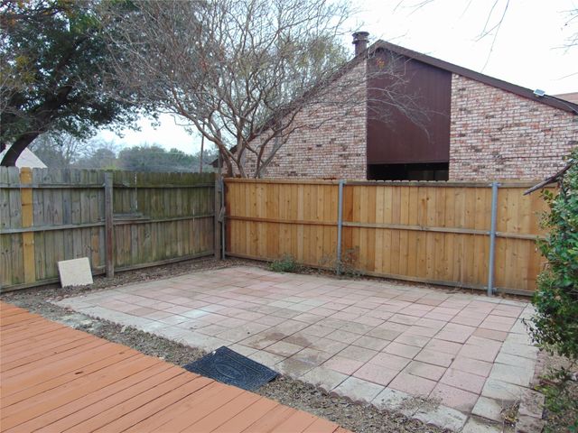 9402 Sugarberry Road, Dallas, TX 75249