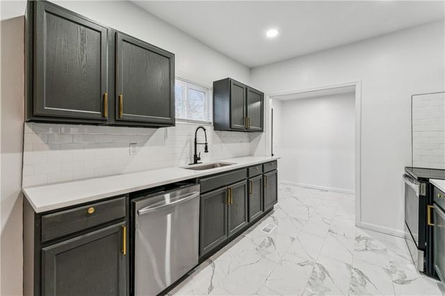 2600 Cleveland Avenue, Kansas City, MO 64127