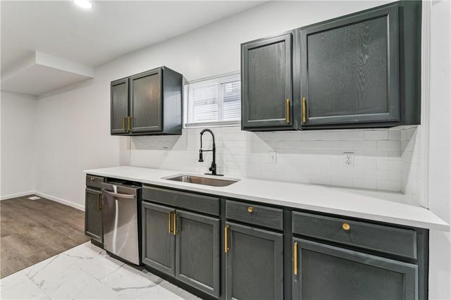 2600 Cleveland Avenue, Kansas City, MO 64127