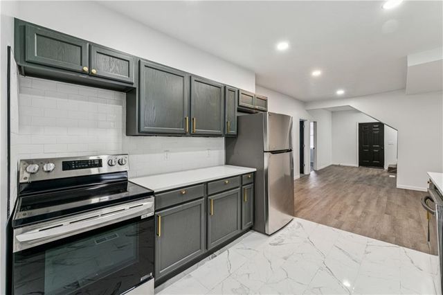 2600 Cleveland Avenue, Kansas City, MO 64127