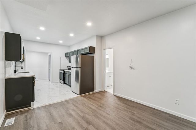 2600 Cleveland Avenue, Kansas City, MO 64127