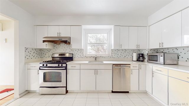 157-11 Cryders Lane, Whitestone, NY 11357