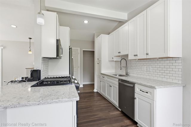 17159 Rougeway Street, Livonia, MI 48152