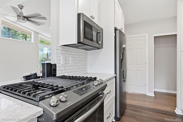 17159 Rougeway Street, Livonia, MI 48152
