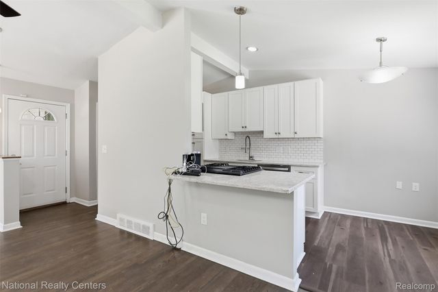 17159 Rougeway Street, Livonia, MI 48152