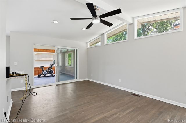 17159 Rougeway Street, Livonia, MI 48152